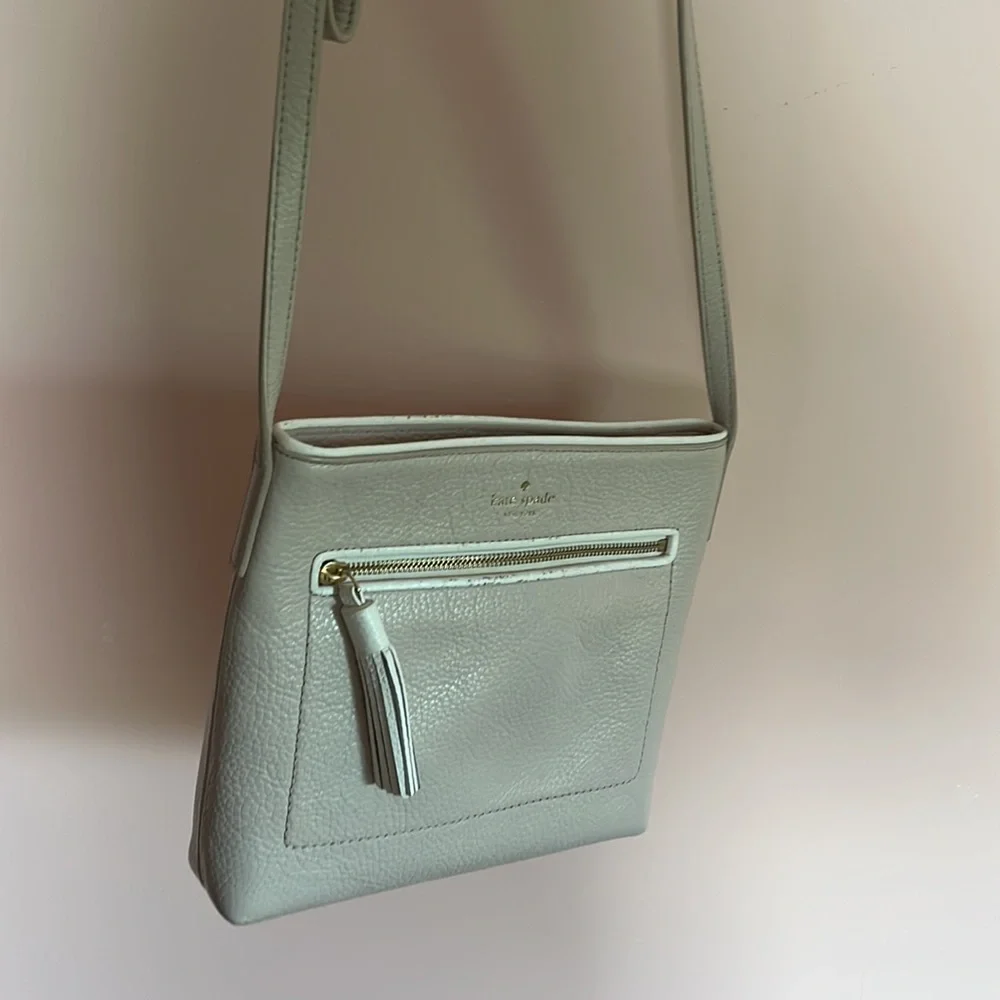 KATE SPADE Champagne Pebbled Leather Crossbody Bag with Gold Hardware White Trim